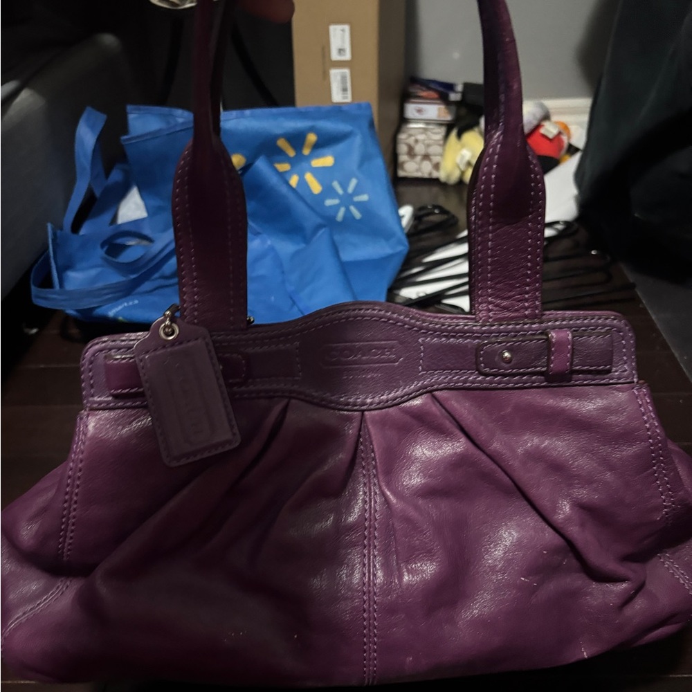Sold ❌2010 Purple Coach Leather Women's Bag